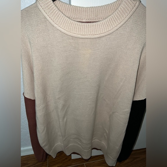 Sweater - Picture 2 of 9